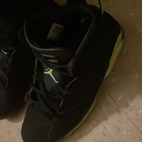 Jordan 6s - Picture 2 of 4